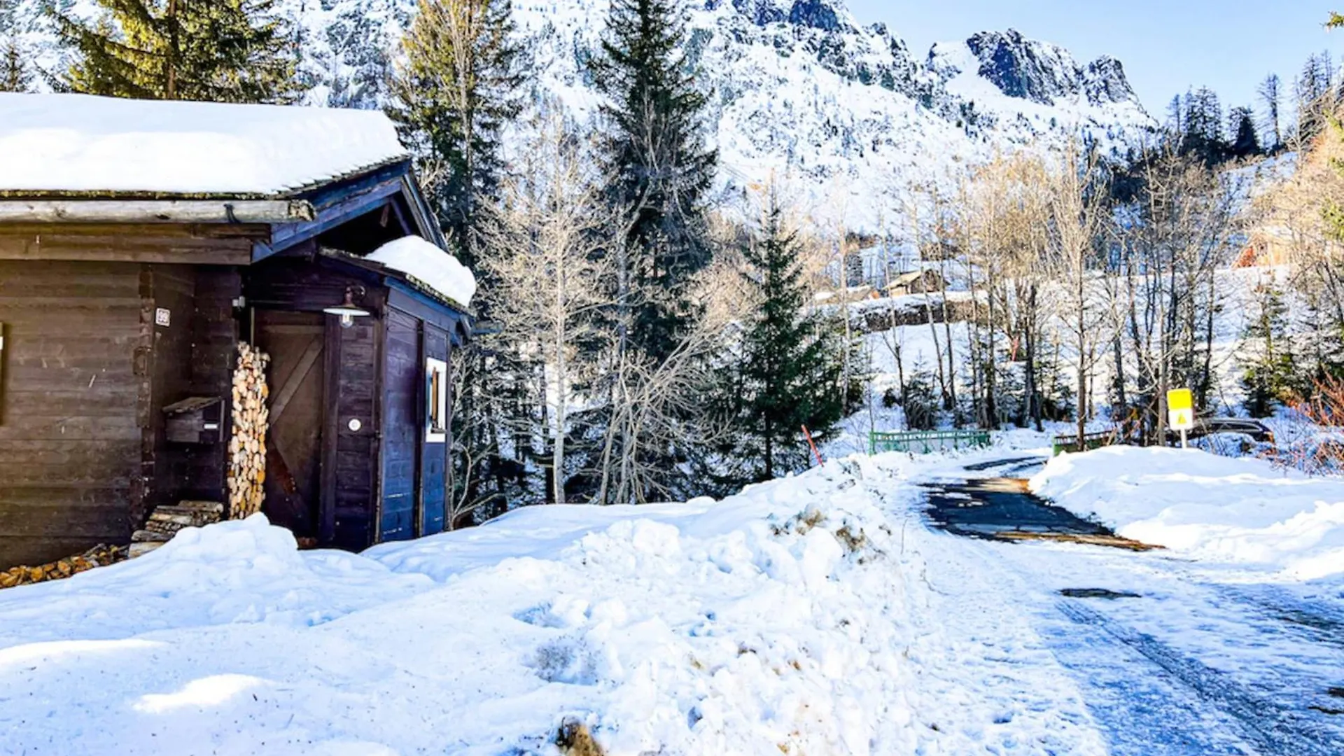 Chalet Snowflake Cottage With Garden Chamonix